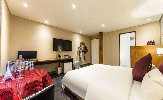 Deluxe Tek Büyük Yataklı Oda