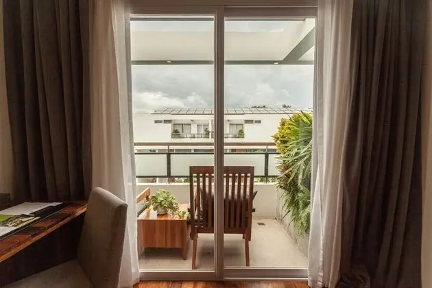 Deluxe Tek Büyük Yataklı Oda (Pool View, Free Round Trip Transfers)