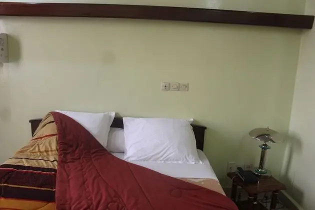 Standard Tek Büyük Yataklı Oda