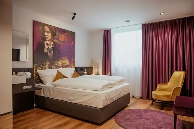 Comfort Tek Büyük Yataklı Oda