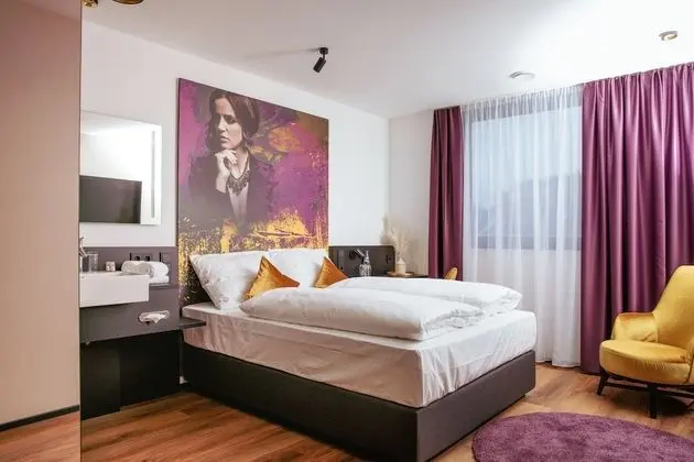 Comfort Tek Büyük Yataklı Oda