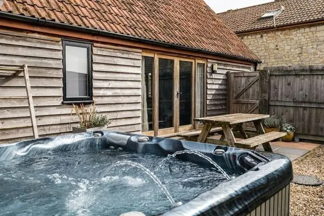 Kır Evi, 3 Yatak Odası (The Barn)