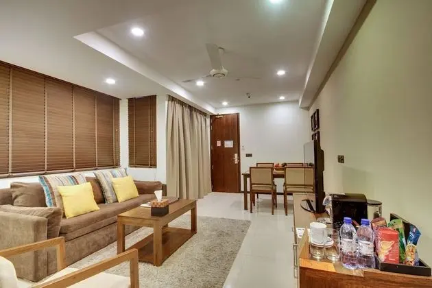 Premier Business Suite Room (Free Return Airport Transfer, 10% off on F&B and Complimentary)
