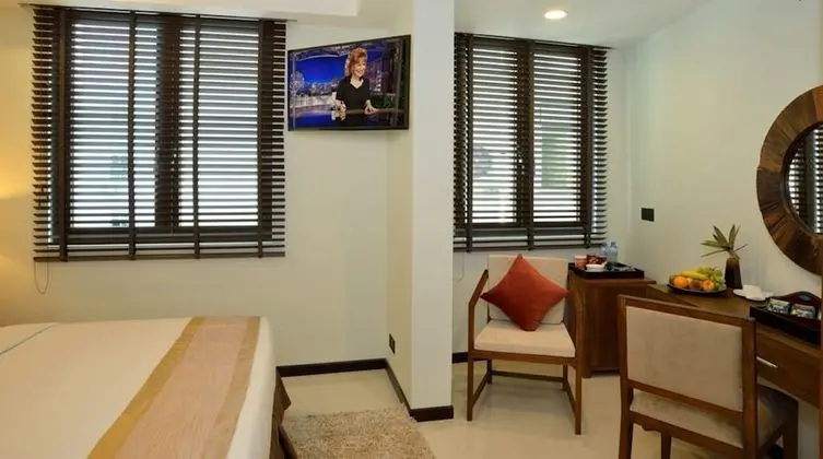 Superior Double Room (Free Return Airport Transfer, 10% off on F&B and Complimentary Gym)