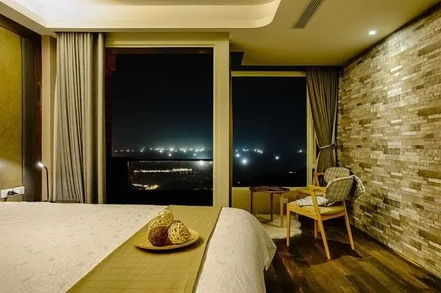 Design Tek Büyük Yataklı Oda, 1 En Büyük (King) Boy Yatak, Balkon, Okyanus Manzaralı