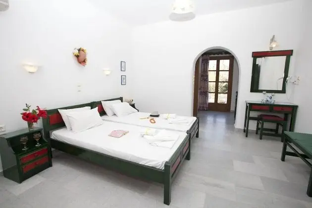 Stüdyo, Havuz Manzaralı (two persons)