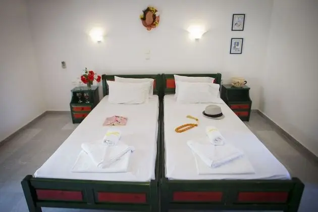 Stüdyo, Havuz Manzaralı (two persons)