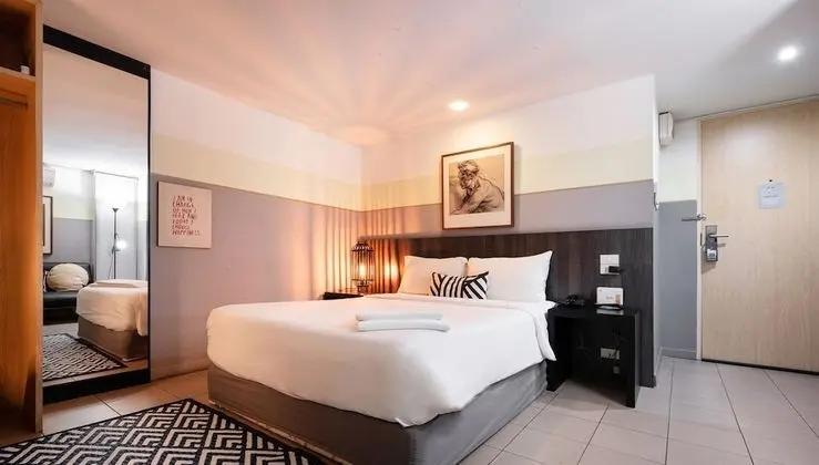 No.4 Starshine Studio : Queen bed + working table
