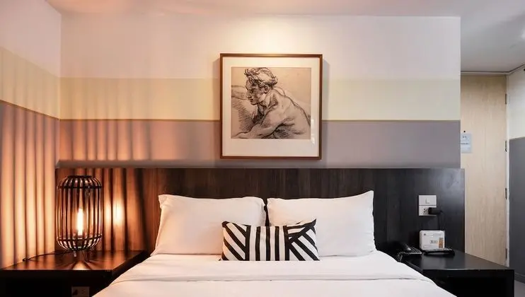 No.4 Starshine Studio : Queen bed + working table