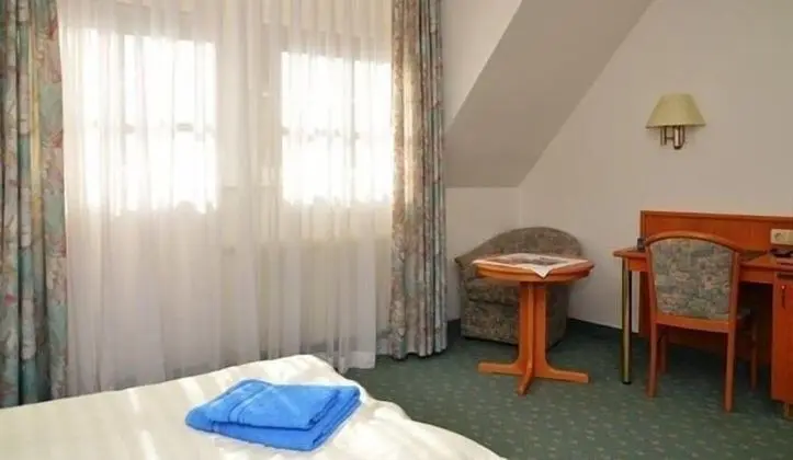 Tek Büyük Yataklı Oda