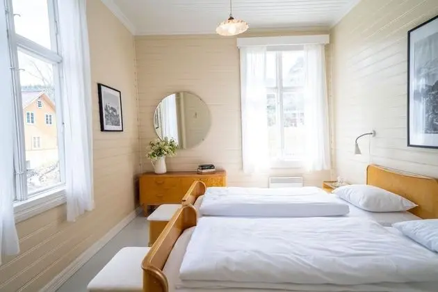 Economy Tek Büyük Yataklı Oda, Ortak Banyo, Dağ Manzaralı (Noise may occur from road)