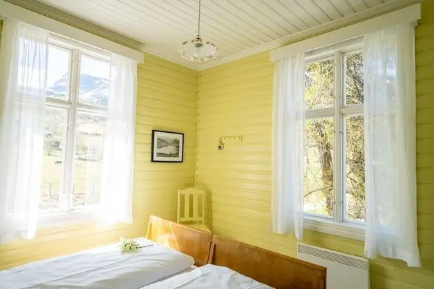 Economy Tek Büyük Yataklı Oda, Ortak Banyo, Dağ Manzaralı (Noise may occur from road)