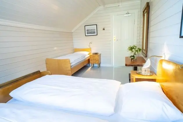 Üç Kişilik Oda, Ortak Banyo