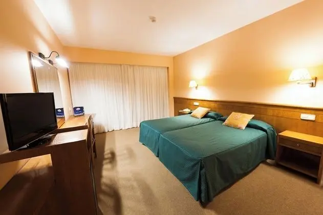 Tek Büyük Yataklı Oda (Extra Bed, 2 Adults and 1 child)