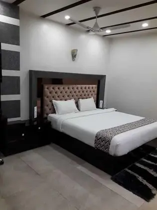 Luxury Tek Büyük Yataklı Oda