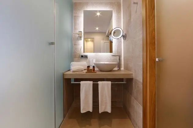 Premium Tek Büyük Yataklı Oda, Kişiye Özel Havuzlu, Deniz Manzaralı (Oasis)
