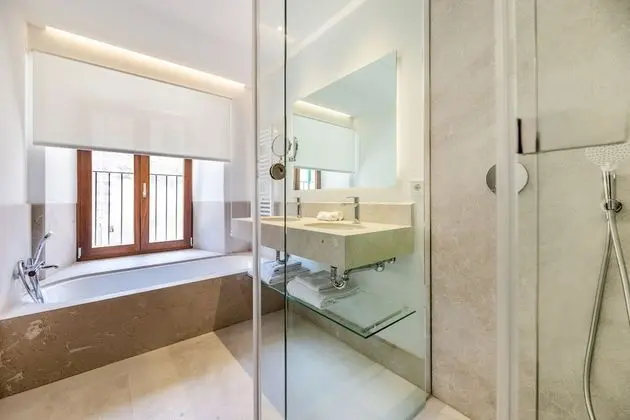 Standard Tek Büyük veya İki Ayrı Yataklı Oda