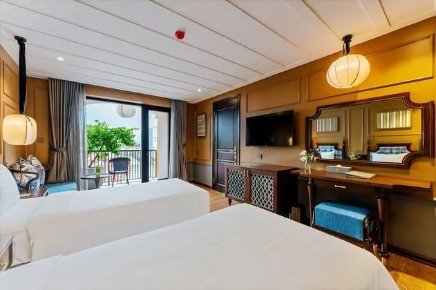 Deluxe Double or Twin Room with City View
