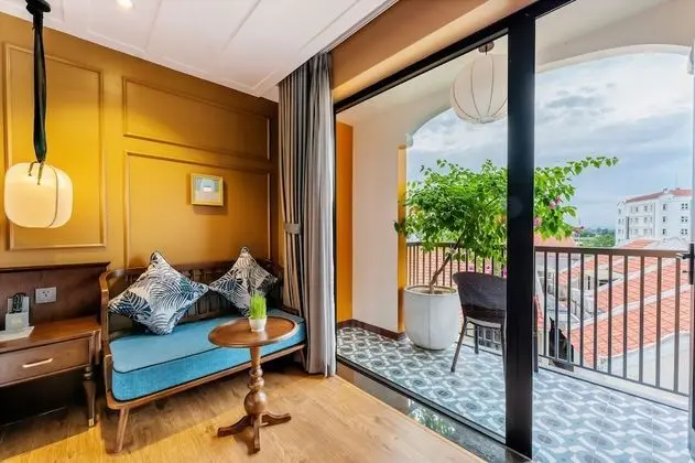 Deluxe Double or Twin Room with City View