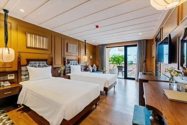 Deluxe Double or Twin Room with City View