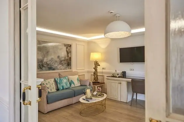 Junior Süit (Living Room or Balcony)
