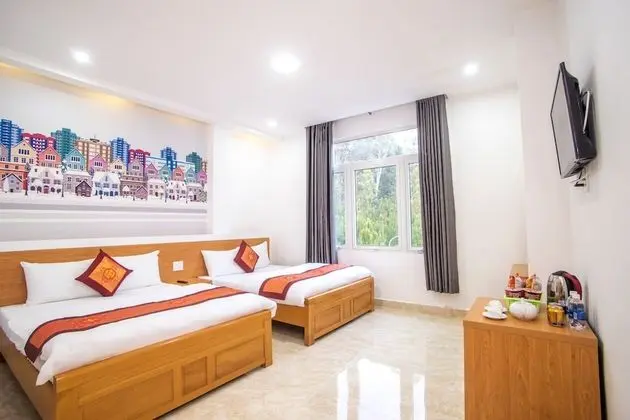 Junior Üç Kişilik Oda, Şehir Manzaralı