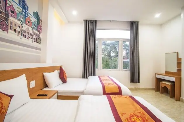 Junior Üç Kişilik Oda, Şehir Manzaralı