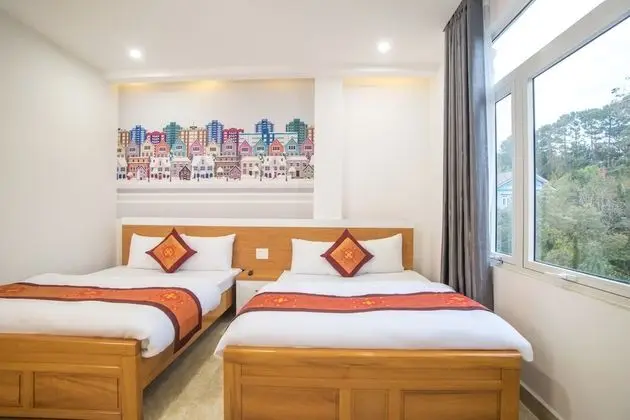 Junior Üç Kişilik Oda, Şehir Manzaralı
