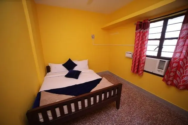 DOUBLE BEDROOM SUITE