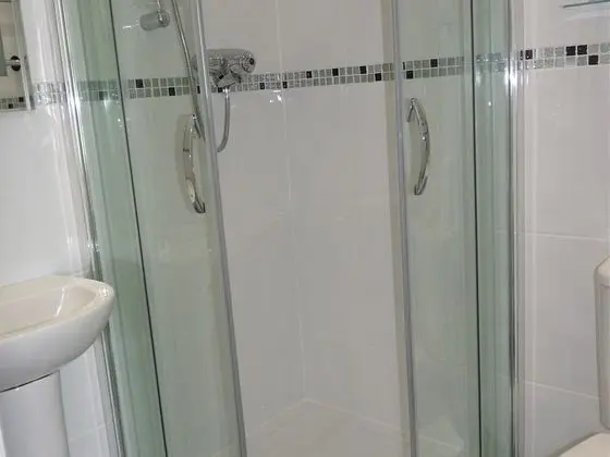 Dört Kişilik Oda, Banyolu/Duşlu (2 Adults & 2 Children)