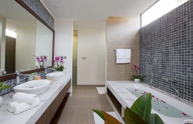 Premier Tek Büyük veya İki Ayrı Yataklı Oda, Balkon, Okyanus Manzaralı