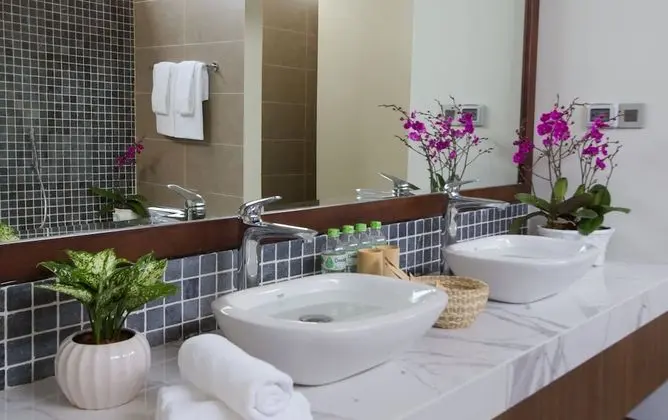Premier Tek Büyük veya İki Ayrı Yataklı Oda, Balkon, Okyanus Manzaralı