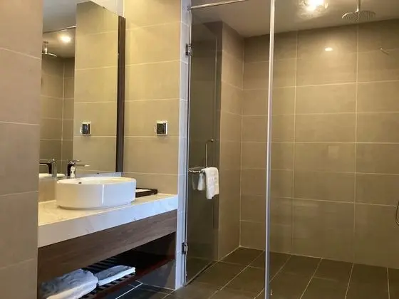 Premier Tek Büyük veya İki Ayrı Yataklı Oda, Balkon, Okyanus Manzaralı