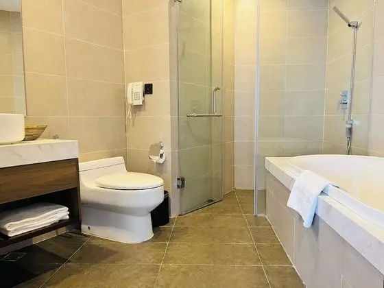 Premier Tek Büyük veya İki Ayrı Yataklı Oda, Balkon, Okyanus Manzaralı