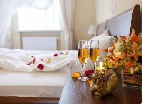 Comfort Tek Büyük Yataklı Oda