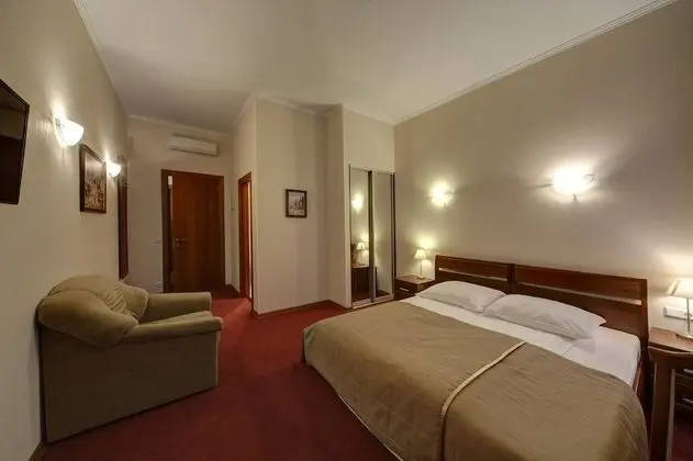 Standard Tek Büyük Yataklı Oda