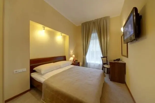 Standard Tek Büyük Yataklı Oda