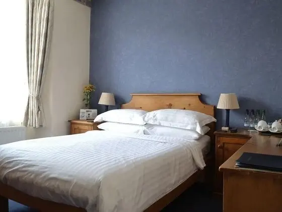 Standard Tek Büyük Yataklı Oda