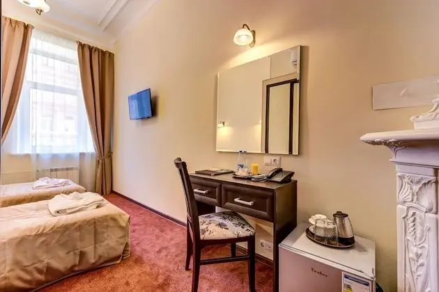 Standard Tek Büyük veya İki Ayrı Yataklı Oda, Buzdolabı