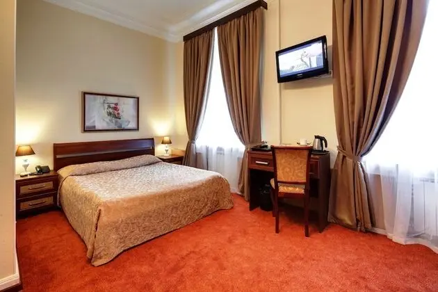 Comfort Tek Büyük veya İki Ayrı Yataklı Oda