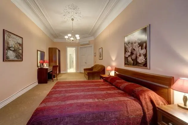 Comfort Tek Büyük veya İki Ayrı Yataklı Oda