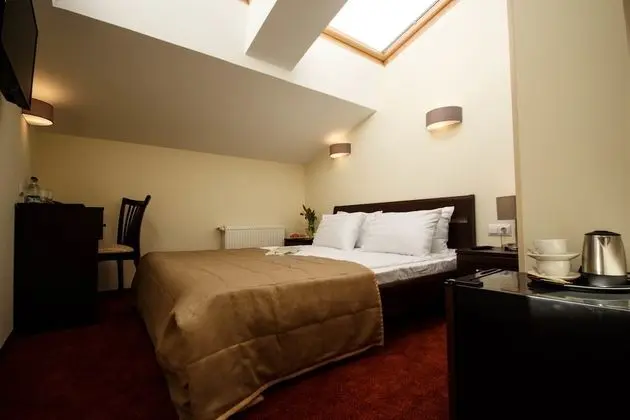 Standard Tek Büyük Yataklı Oda