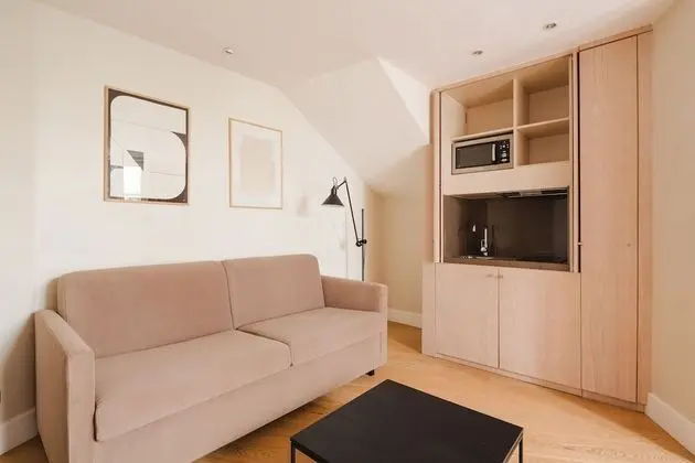 Standard Süit, Teras