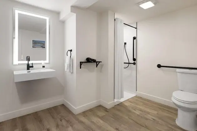 Engellilere uygun banyo