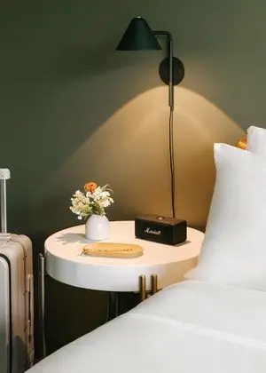 Deluxe Oda, Teras, Avlu Manzaralı