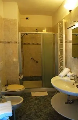 Tek Büyük Yataklı Oda, Banyolu/Duşlu, Tepe Manzaralı