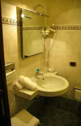 Tek Büyük Yataklı Oda, Banyolu/Duşlu, Tepe Manzaralı