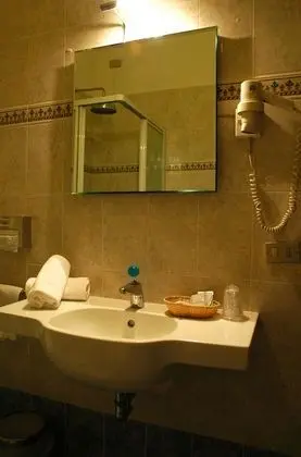 Tek Büyük Yataklı Oda, Banyolu/Duşlu, Tepe Manzaralı