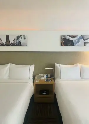 İki Ayrı Yataklı Oda, 2 Çift Kişilik Yatak