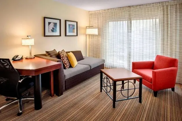 Süit, 1 Büyük (Queen) Boy Yatak ve Çekyat (One Bedroom)